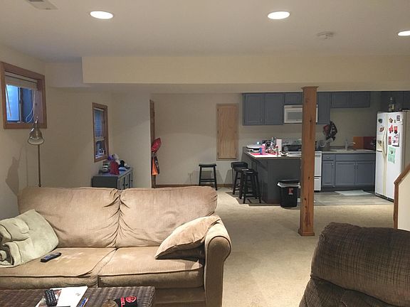 Living/dining/kitchen area