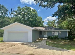 824 Fairview Rd, Crossett, AR 71635