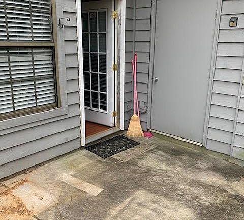 4th image of 629 Idlewood Ln APT A