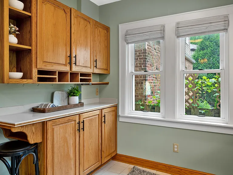 1512 E Olive St — Photo 14