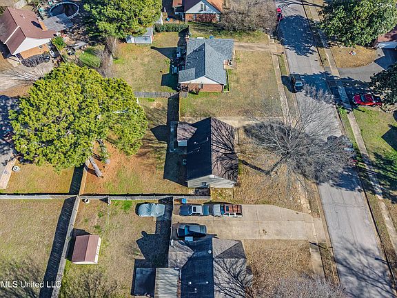 5th image of 1926 Tissington Dr