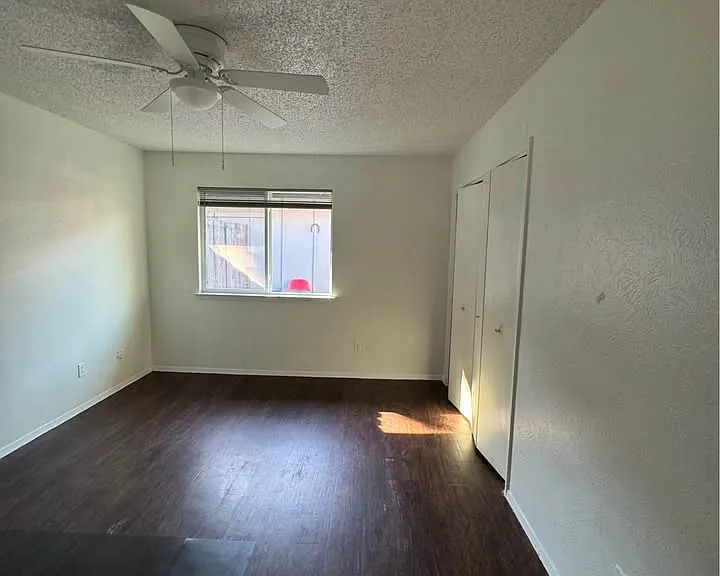 10404 Little Pebble Dr #B — Photo 8