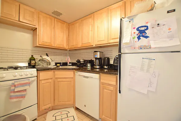 Rented by Street Realty Brokerage LLC | media 28