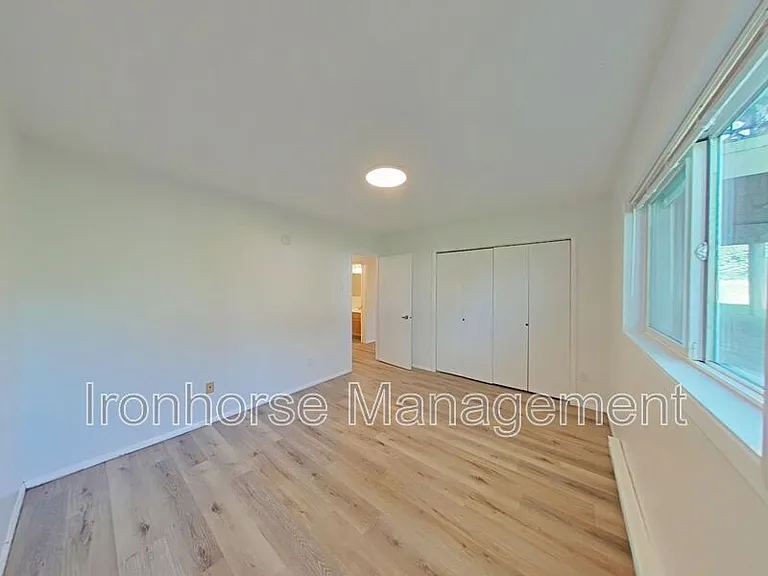 809 W Villard St #44 — Photo 15