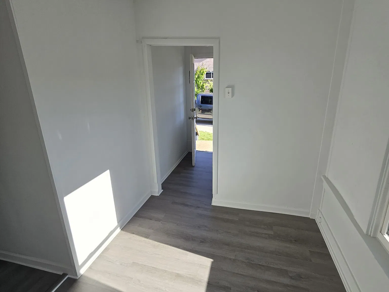 3 bed, 896 sqft, $800 — Photo 3
