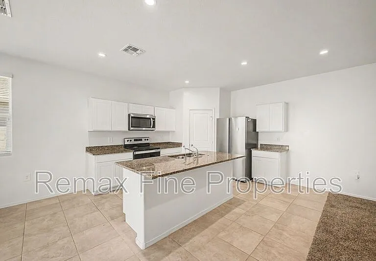 1566 E Fletcher Dr — Photo 10