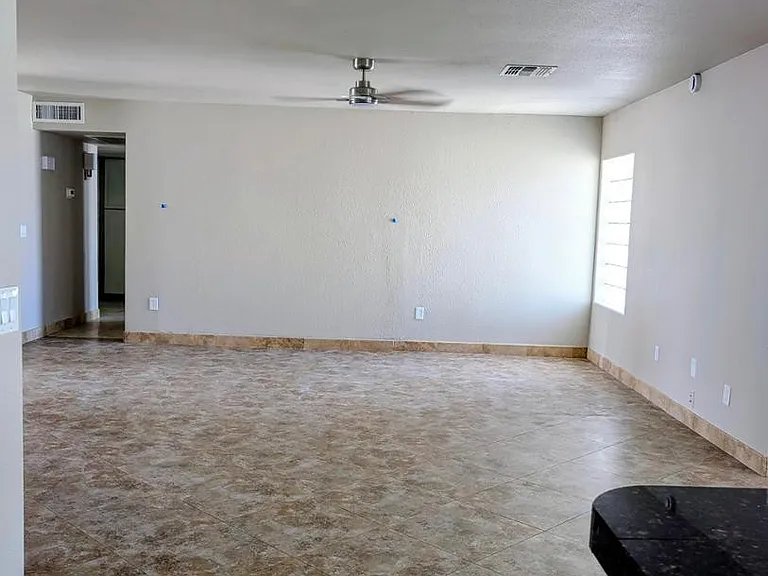 1016 W Manhatton Dr — Photo 10