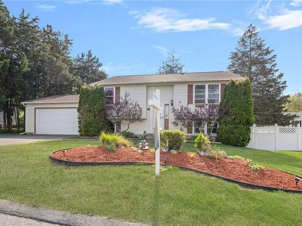 27 Kulas Rd, West Warwick, RI 02893