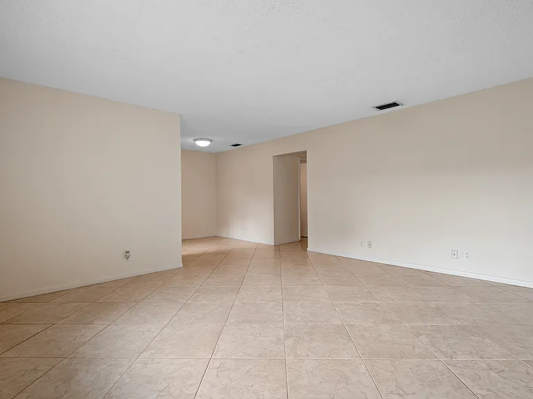 1106 NE 16th Ct #2 — Photo 7