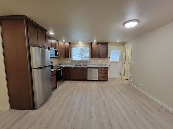 4th image of 16028 16th Ave S