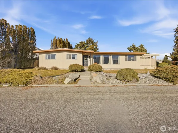 608 Plaza Way, Brewster, WA 98812