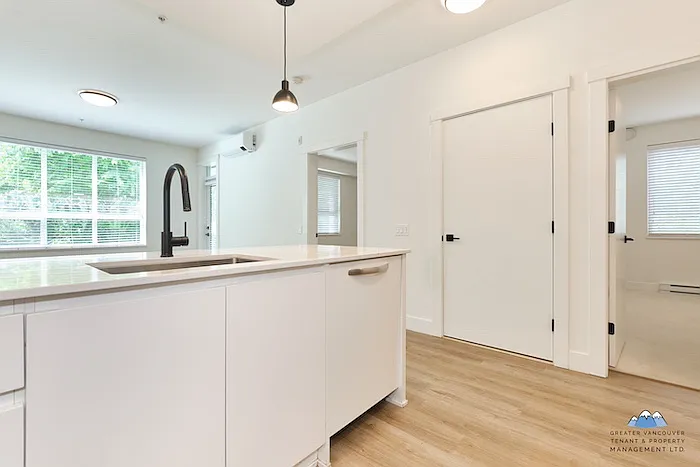 2180 Kelly Ave — Photo 7