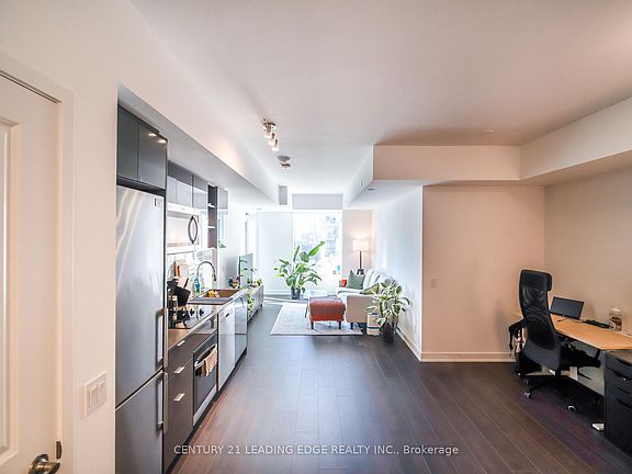 3rd image of 543 Richmond St W #712