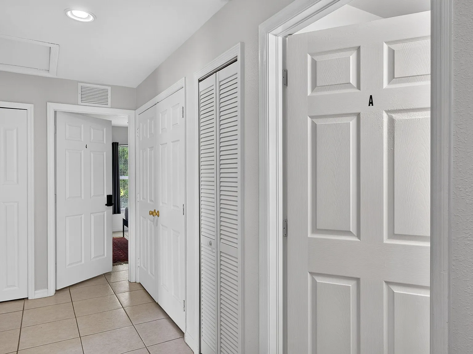 4 bed, 2.0 bath, 1188 sqft, $845 — Photo 4