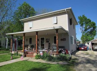 418 N Cedar St, Monticello, IA 52310