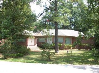 7305 Rosswood Rd, Pine Bluff, AR 71603