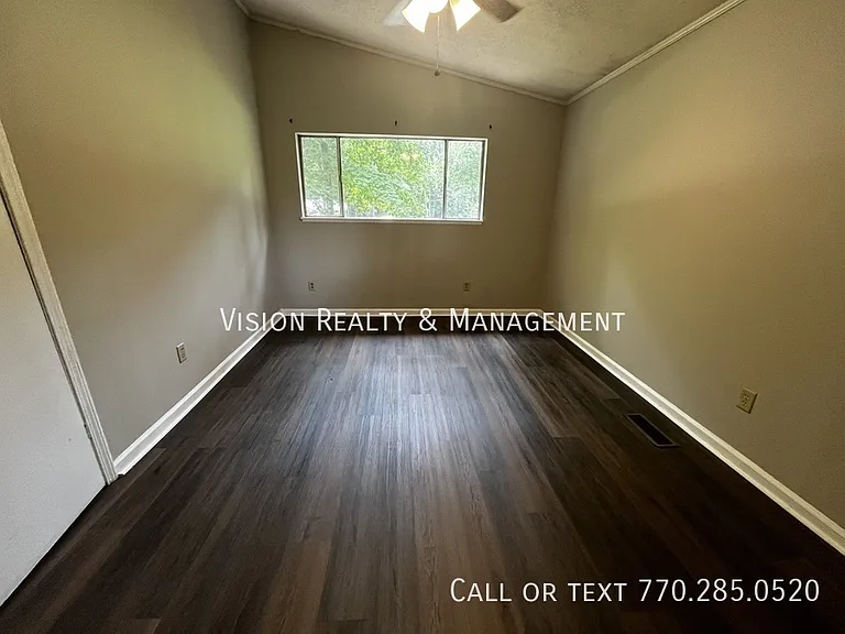 150 Castlegate Cir — Photo 25