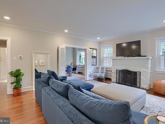 5th image of 409 Atkins Ave