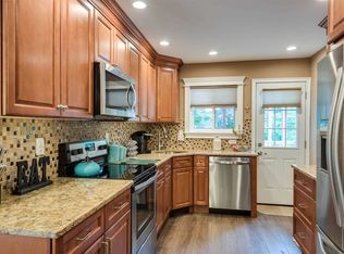 11 Stanwich Rd, Smithtown, NY 11787