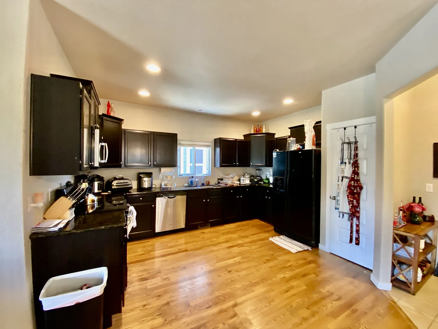 2467 Dorset Dr — Photo 4