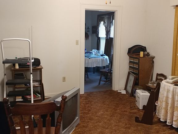 3rd image of 223 Elm St