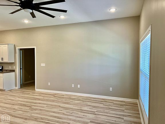 2nd image of 607 Lanes Way