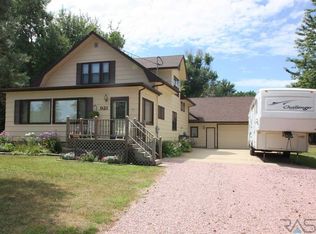 921 S Sycamore Ave, Sioux Falls, SD 57110