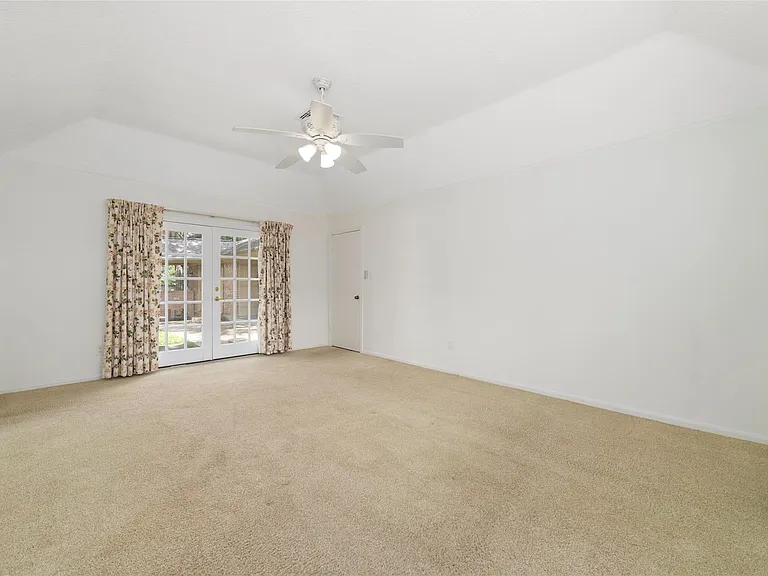 11838 Riverview Dr — Photo 23