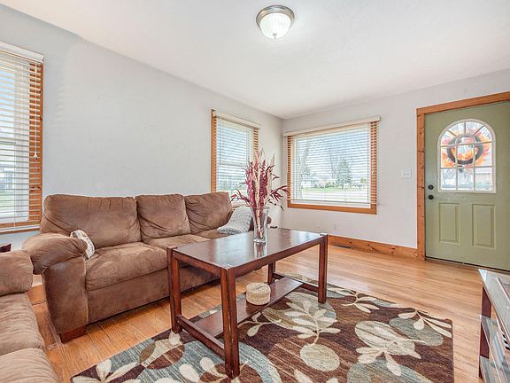 4th image of 104 Winston Dr