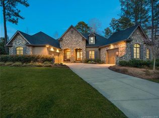 4005 Pinehill Ln, Matthews, NC 28104