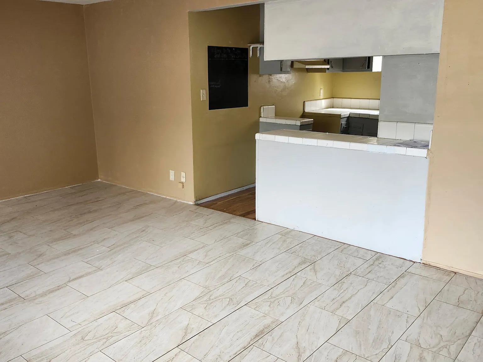 2 bed, 480 sqft, $2,395 — Photo 1