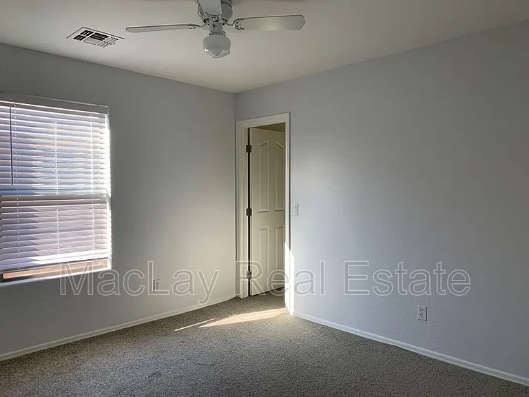 5809 E Hampton Ave — Photo 7