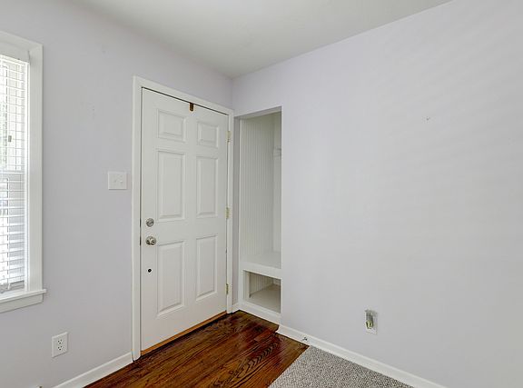 3rd image of 805 E Lincoln St