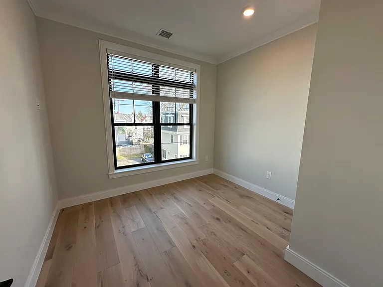 157 Everett St #306E — Photo 14