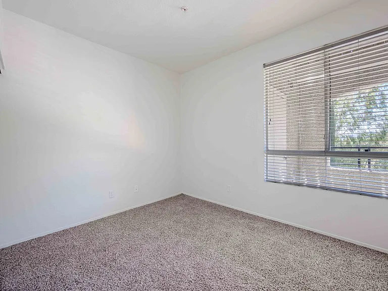 IMT Stevenson Ranch — Photo 34