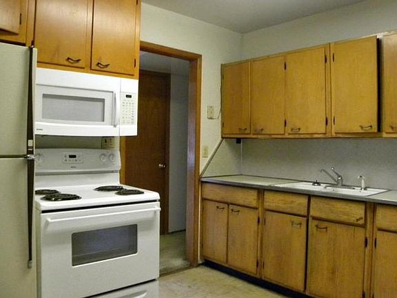 4th image of 17 Woodham Ave