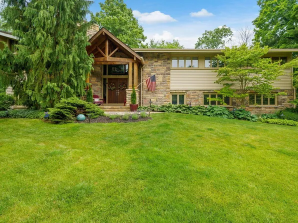 2137 Castle Crest Dr, Worthington, OH 43085