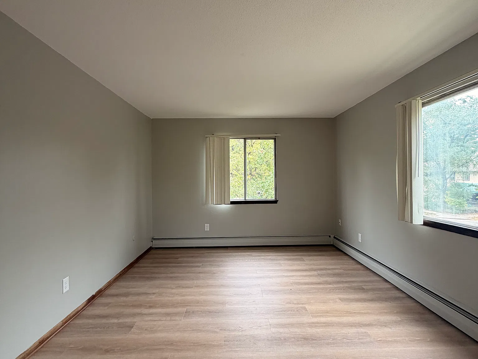 1052 Agate St — Photo 3