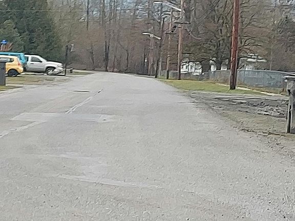 4th image of 684 Maple St