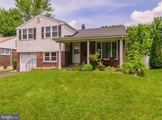 2951 Sunnycrest Rd, Willow Grove, PA 19090