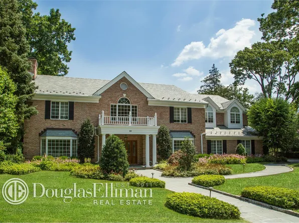 86 Abbey Rd, Manhasset, NY 11030
