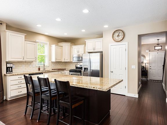 3rd image of 10399 S Topview Rd