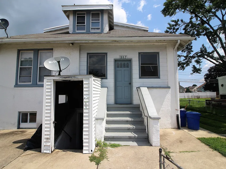 1957 Snyder Ave