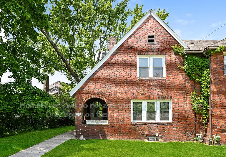 3025 Norwood Ave — Photo 1