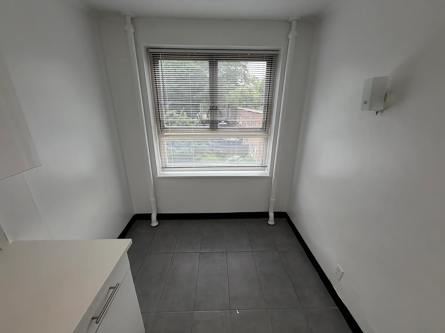 186th Ln, Fresh Meadows — Photo 3