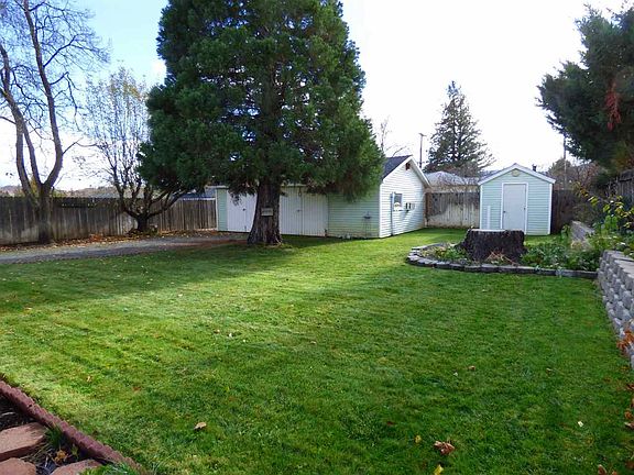 3rd image of 311 Lawrence Ln