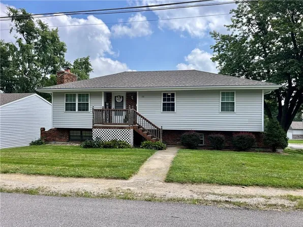 308 S 8th St, Odessa, MO 64076