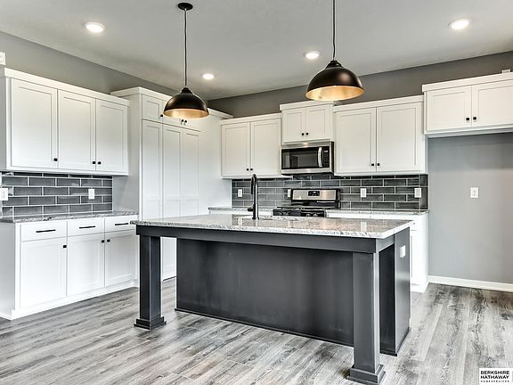 4th image of 7411 Swallowtail Dr