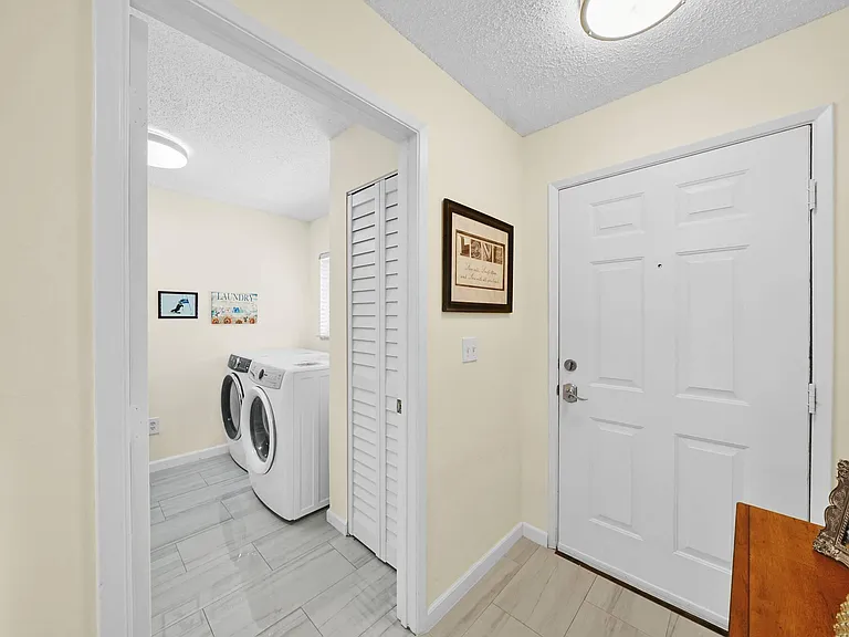 15011 Ashland Cir #23 — Photo 42