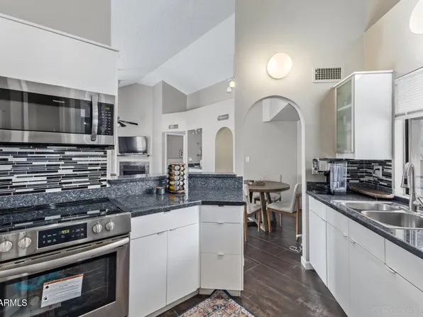 10301 N 70TH Street #210, Paradise Valley, AZ 85253